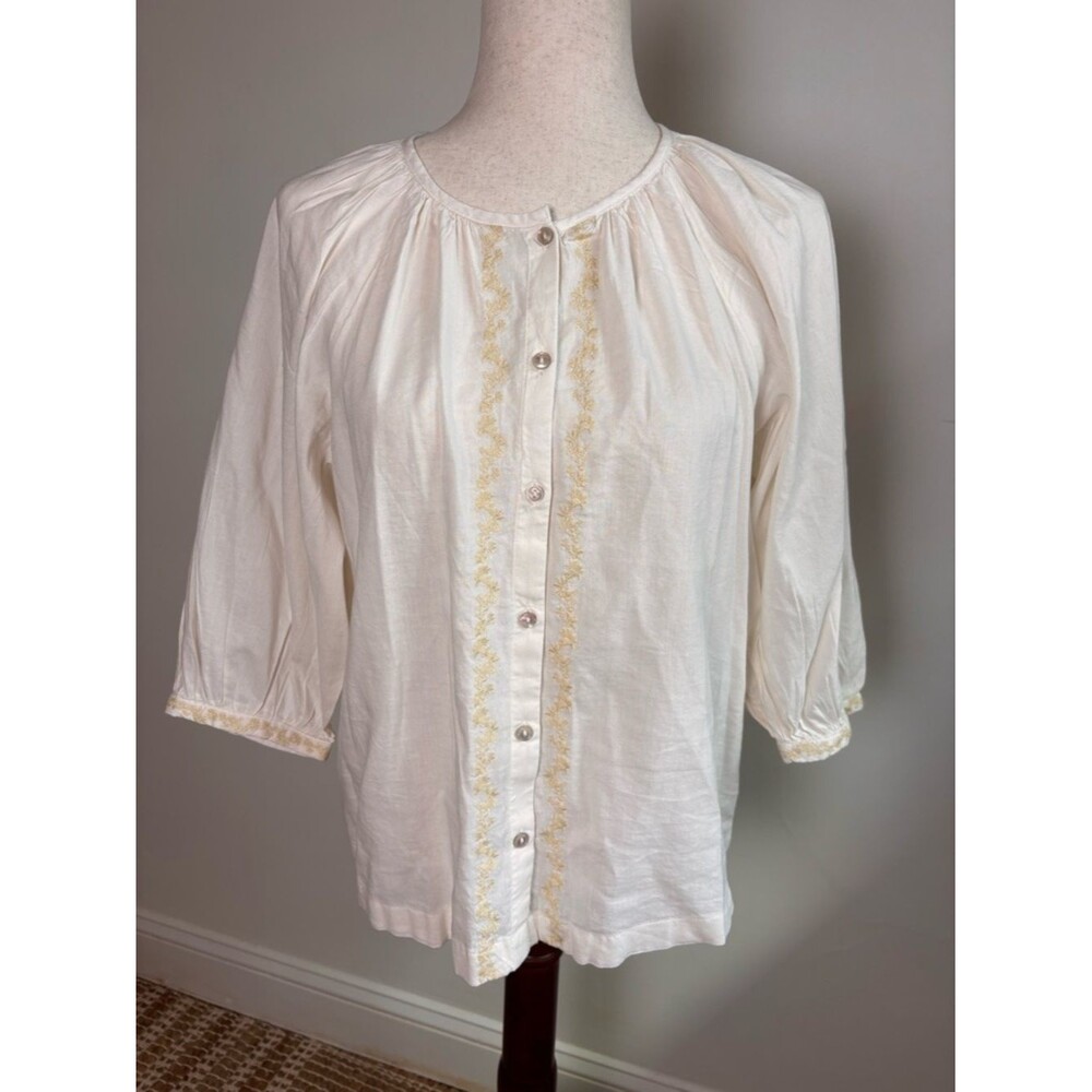 Lauren Conrad Oversized XS White and Cream 3/4 Sleeve Embroidered Button Blouse